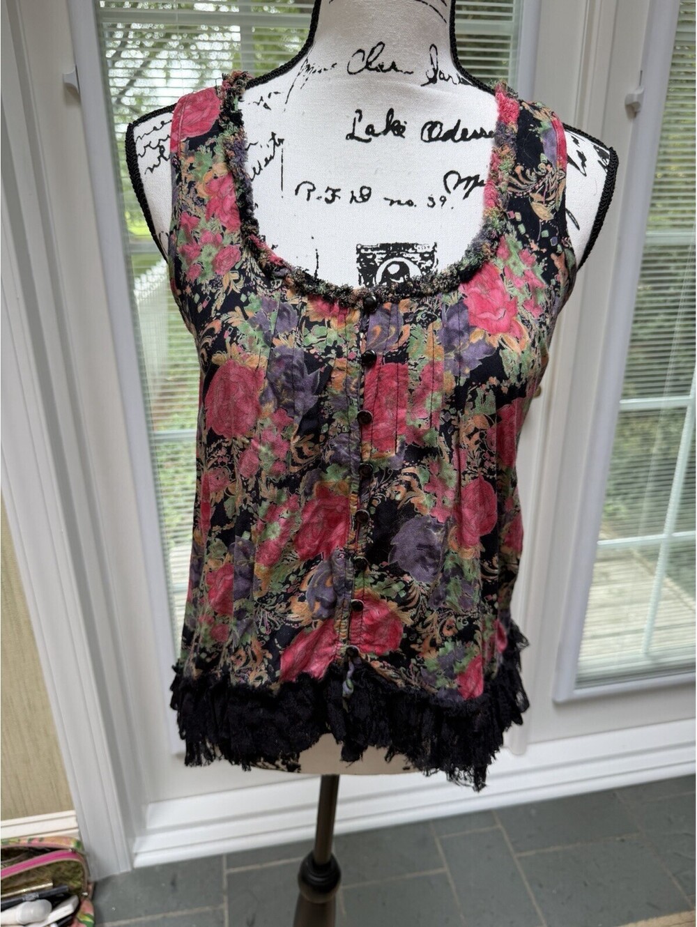 Angie Floral Black Lace Cami. EUC. Size S